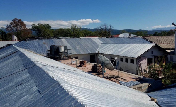 Avanzan obras de nueva cubierta en el Hospital Oscar Or&iacute;as