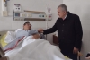 Morales visit&oacute; a polic&iacute;a que sufri&oacute; fractura de maxilar superior e inferior por parte de manifestantes