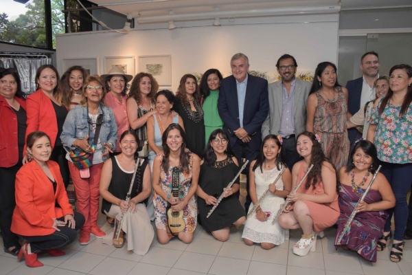 PRESENTARON ANTE ARTISTAS JUJE&Ntilde;AS LA LEY DE CUPO FEMENINO