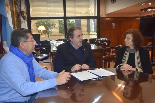 Formaci&oacute;n de trabajadores legislativos. Convenio conUniversidad Blas Pascal