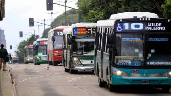 Paro de colectivos: fracasaron las negociaciones y la UTA confirm&oacute; la medida de fuerza para este martes