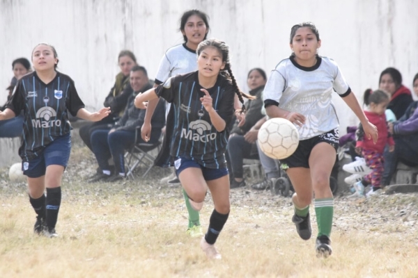 Ajustado triunfo de las Lobitas sobre La Vi&ntilde;a