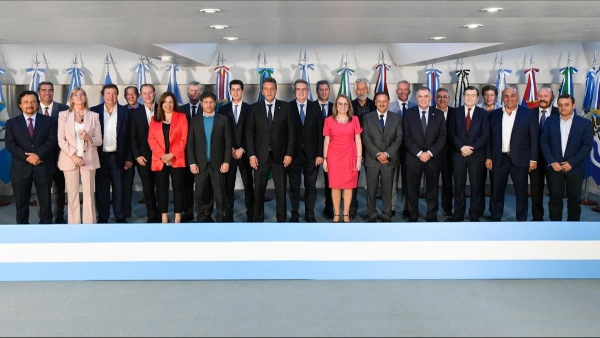 Massa consigui&oacute; el respaldo de 19 gobernadores de distintos espacios pol&iacute;ticos