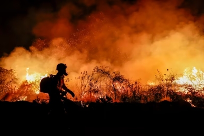 El Servicio Meteorol&oacute;gico Nacional lanz&oacute; una advertencia para 10 provincias por el humo de los incendios en Bolivia