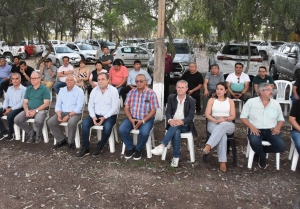Bernis acompa&ntilde;&oacute; a dirigentes de SUETRA en la inauguraci&oacute;n de luminarias