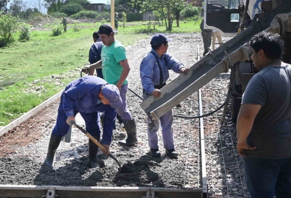 Inician obras del polideportivo en el B&ordm; Calsina de Alto Comedero