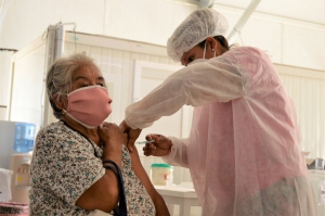 Coronavirus: en las &uacute;ltimas horas 510 adultos mayores accedieron a la vacunaci&oacute;n