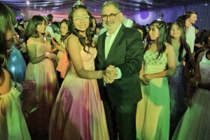 Cerca de 250 adolescentes celebraron sus 15 a&ntilde;os en "Sue&ntilde;os de Primavera"