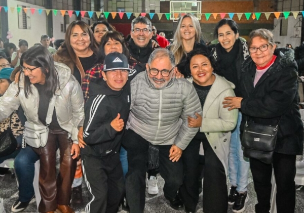 Serenata a las Madres. &ldquo;Chuli&rdquo; Jorge acompa&ntilde;&oacute; una nueva edici&oacute;n