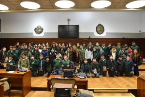 Alumnos del Colegio Che-Il visitaron la Legislatura de Jujuy