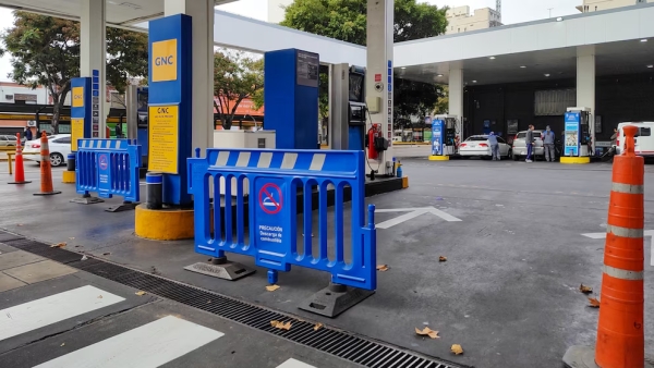 Por la ola de fr&iacute;o, las distribuidoras de gas restringen la venta de GNC en estaciones de servicio