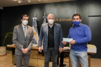 Entregaron recursos a la Asociaci&oacute;n Deportiva Altos Hornos Zapla