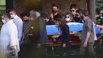 Con una ceremonia &iacute;ntima despidieron a Maradona