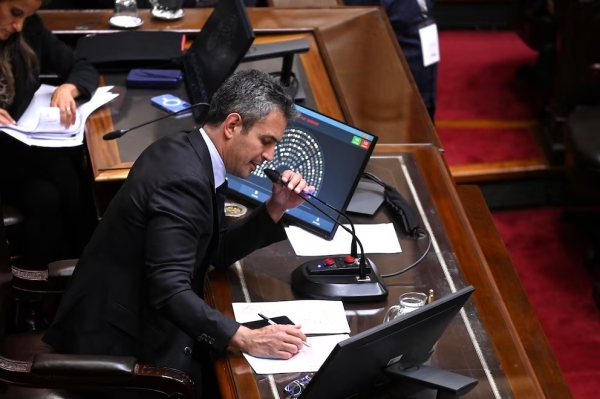 Con ayuda de gobernadores, el oficialismo ratific&oacute; el veto de Milei al aumento de las jubilaciones