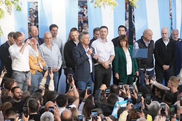 Patricia Bullrich se despidi&oacute; de la campa&ntilde;a con una postal de unidad y una apuesta a captar los votos que le faltan