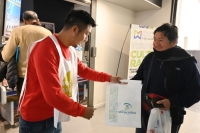 Campa&ntilde;a de concientizaci&oacute;n y entrega de bolsas de tela