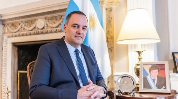 Adorni revel&oacute; que tiene otro departamento y complic&oacute; a Adorni