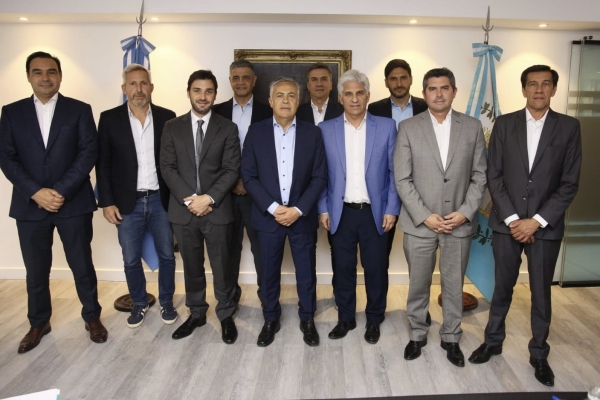 Gobernadores electos de Juntos por el Cambio garantizaron su compromiso con la gobernabilidad del pa&iacute;s, la defensa del federalismo y el fortalecimiento de la coalici&oacute;n