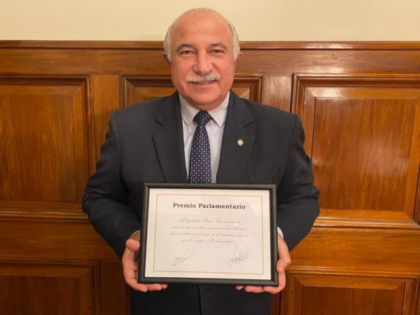 Mario Fiad fue reconocido por su labor legislativa