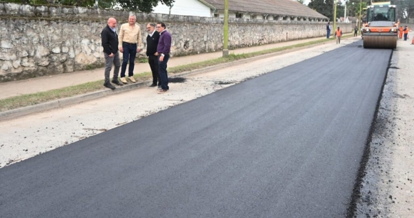 Avanzan con los trabajos de repavimentaci&oacute;n en avenida Bolivia