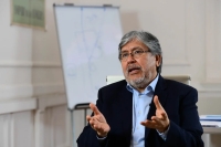 El Gobierno pide un acuerdo con la oposici&oacute;n y niega la renuncia de Alberto