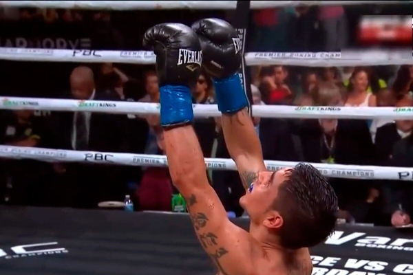 Boxeo: Fernando "Pumita" Rodr&iacute;guez retuvo su t&iacute;tulo mundial ante el filipino Bornea
