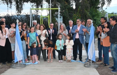 Jorge inaugur&oacute; la plaza &ldquo;Canuto&rdquo; B&aacute;rcena en el barrio Los Perales