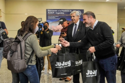 La provincia recibi&oacute; el primer vuelo desde Iguaz&uacute;