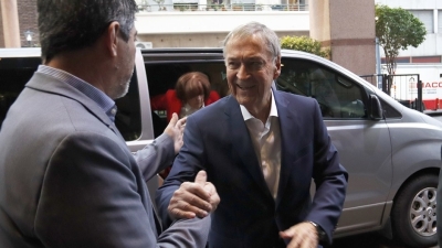 Schiaretti termina la luna de miel con Milei: "El ajuste a las provincias pondr&iacute;a en peligro la vida de millones de personas"