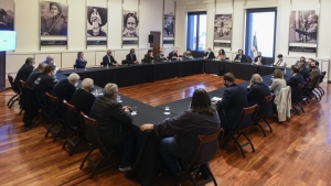 Gobierno, empresarios y sindicatos avanzan en una agenda com&uacute;n para la reactivar la econom&iacute;a