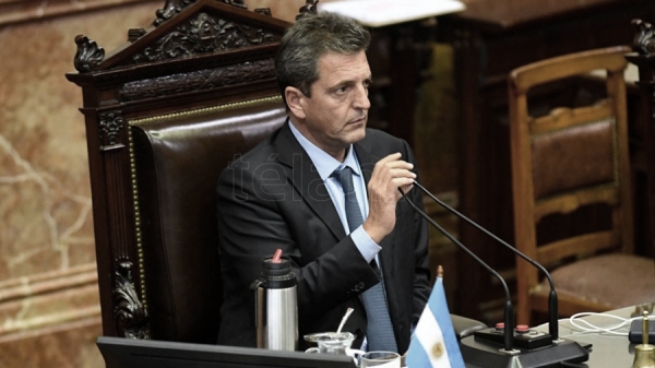 Massa afirm&oacute; que no recibi&oacute; ning&uacute;n ofrecimiento y rechaz&oacute; "rumores y versiones"