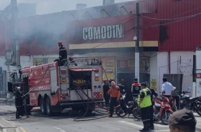 Sadir pidi&oacute; se "investigue a fondo" el incendio del supermercado