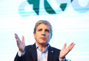 Qué dijo Caputo tras el aumento de la pobreza y la indigencia en el primer semestre de 2026