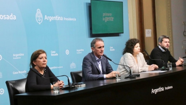 El Gobierno adelant&oacute; que habr&aacute; nuevos anuncios de Batakis y preparan un d&oacute;lar diferenciado para turistas