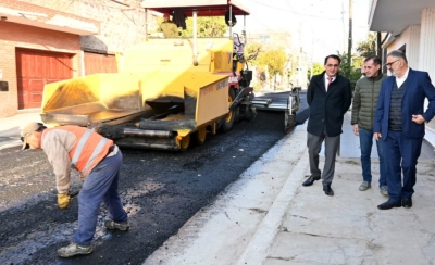 Avanza la repavimentaci&oacute;n de la calle Santa Fe en barrio Cuyaya
