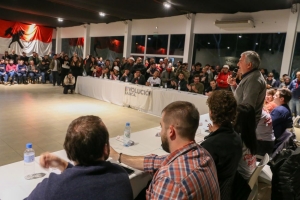 Morales en jornada de trabajo y militancia con la juventud radical