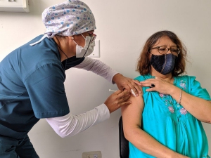 Se aplicaron 50.102 vacunas en menos de un mes