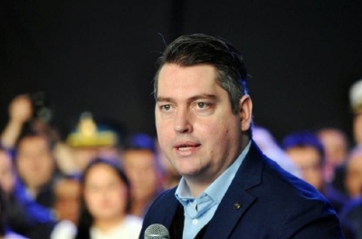 El arancel cero a la importaci&oacute;n de celulares pone en riesgo 2500 empleos en Tierra del Fuego