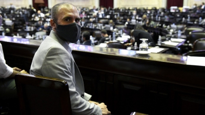 Aprueban ley para beneficiar a los monotributistas excedidos en la facturaci&oacute;n