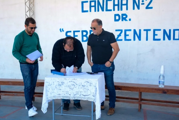 Gobierno y Club Los Perales firmaron acuerdo