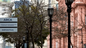 La recaudaci&oacute;n tributaria volvi&oacute; a superar a la inflaci&oacute;n en abril, por segunda vez en el a&ntilde;o