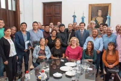 El gobernador Sadir se reuni&oacute; con sindicatos de toda la provincia