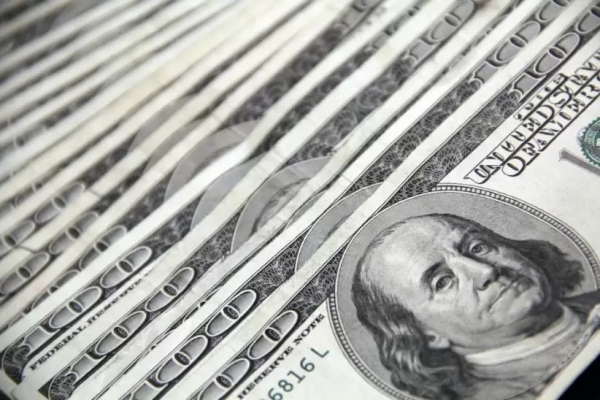 Por qu&eacute; sube el d&oacute;lar libre: las explicaciones del Gobierno y del mercado