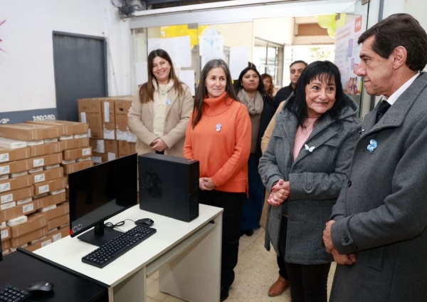 Equipamiento inform&aacute;tico a Secretar&iacute;a de Ni&ntilde;ez, Adolescencia y Familia