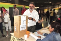 El intendente Jorge concurri&oacute; a votar en las primeras horas del acto electoral