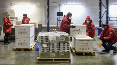 Incumplimientos de AstraZeneca y Sigman complican la campa&ntilde;a de vacunaci&oacute;n