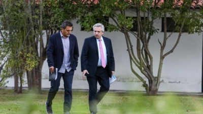 Cumbre de Alberto, Cristina y Massa: niegan que se haya hablado de "desacelerar" el acuerdo con el FMI