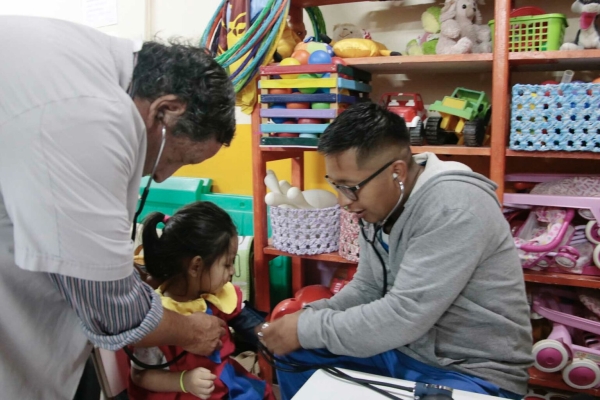 Ni&ntilde;os y ni&ntilde;as del CDI &ldquo;Tiempo de Juegos&rdquo; recibieron atenci&oacute;n visual, auditiva y bucal