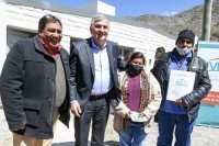 El gobernador Morales entreg&oacute; 10 viviendas en Tumbaya