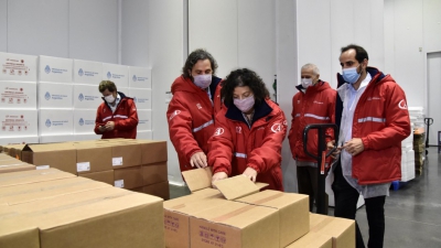 Llegan un mill&oacute;n de vacunas chinas y las utilizar&aacute;n como segundas dosis